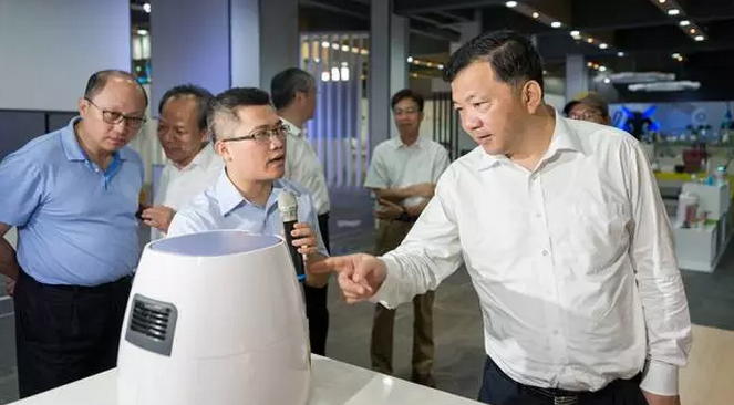 【廣東·佛山】廣東省委常委、宣傳部部長慎海雄一行考察廣東工業(yè)設(shè)計(jì)城