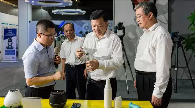 【廣東·佛山】廣東省委常委、宣傳部部長慎海雄一行考察廣東工業(yè)設(shè)計(jì)城