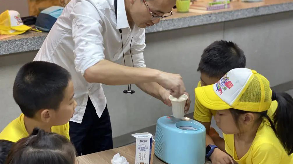 成為創(chuàng)玩無(wú)界的小設(shè)計(jì)師！“順江社區(qū)2020青少年敢創(chuàng)夏令營(yíng)”完滿結(jié)營(yíng)