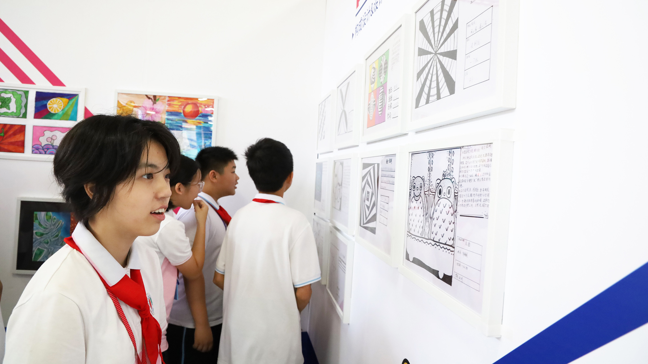 展示設(shè)計(jì)研學(xué)成果！創(chuàng)新設(shè)計(jì)作品企劃展在君蘭中學(xué)掀起熱潮