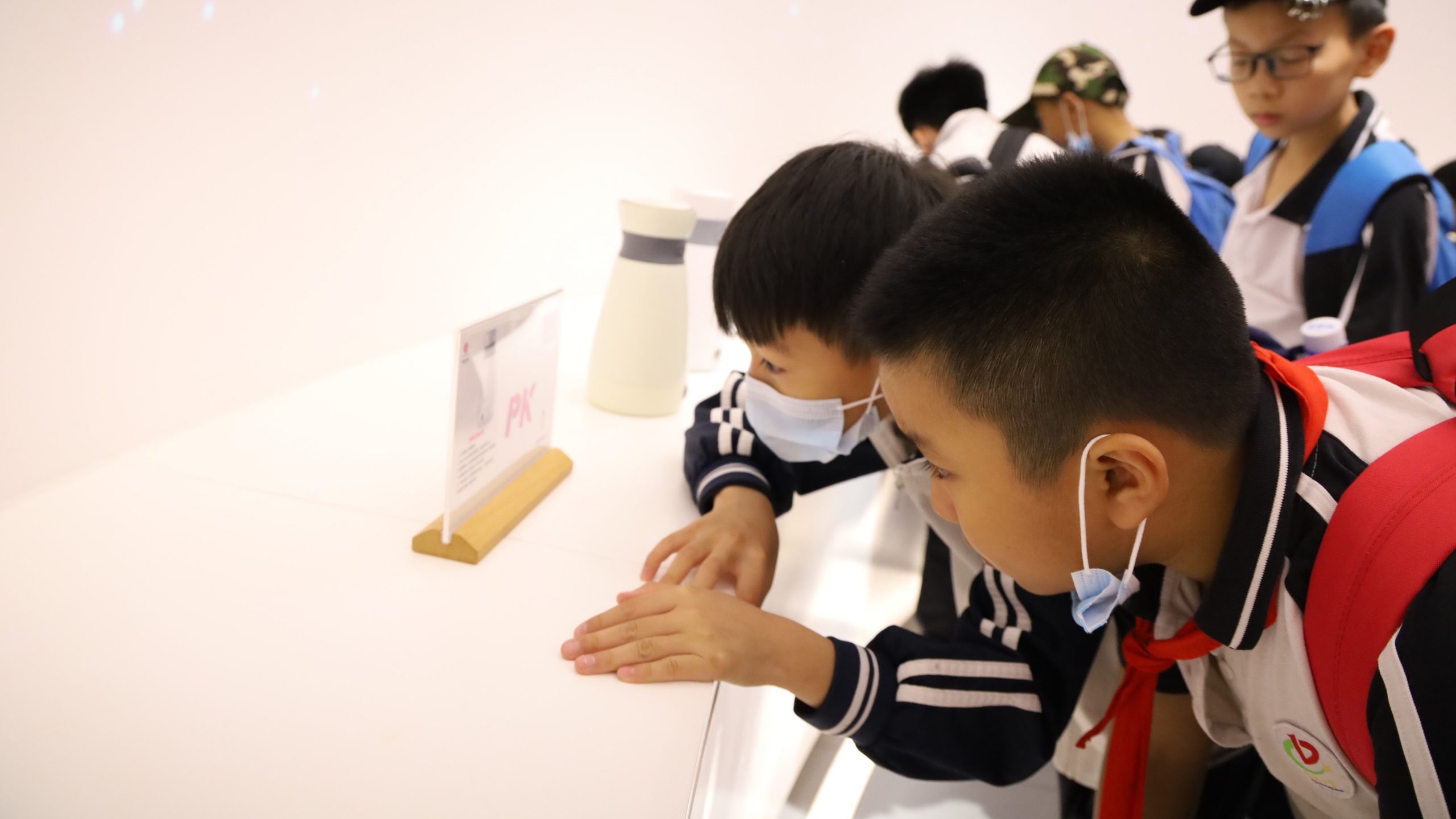 00名小學(xué)生“沸騰”了，在我城來一場創(chuàng)意紛呈的工業(yè)研學(xué)之旅"