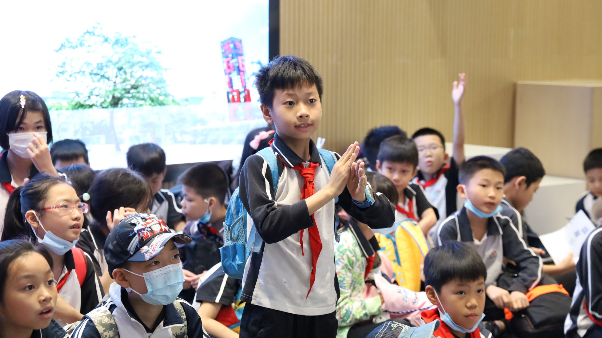 00名小學(xué)生“沸騰”了，在我城來一場創(chuàng)意紛呈的工業(yè)研學(xué)之旅"
