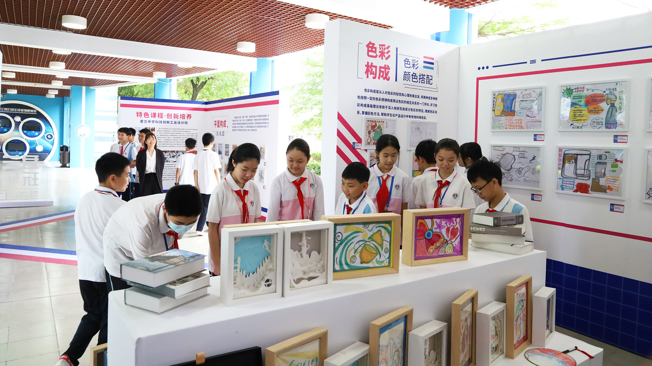 展示設(shè)計(jì)研學(xué)成果！創(chuàng)新設(shè)計(jì)作品企劃展在君蘭中學(xué)掀起熱潮