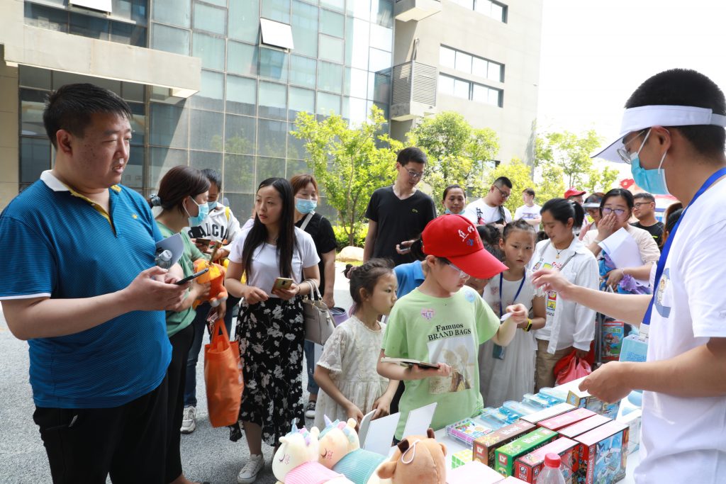 設計城第二屆社會開放日拉開帷幕，市民游客新奇體驗大呼“過癮”