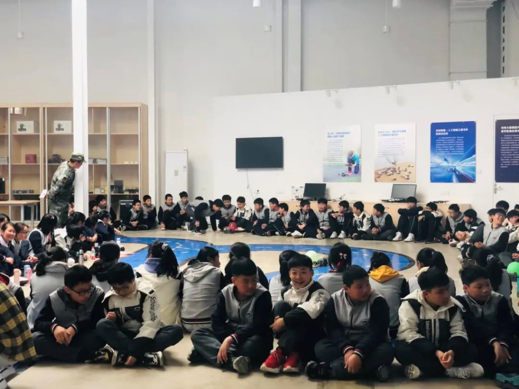 用智能筑夢未來——逍林初級中學(xué)研學(xué)回顧