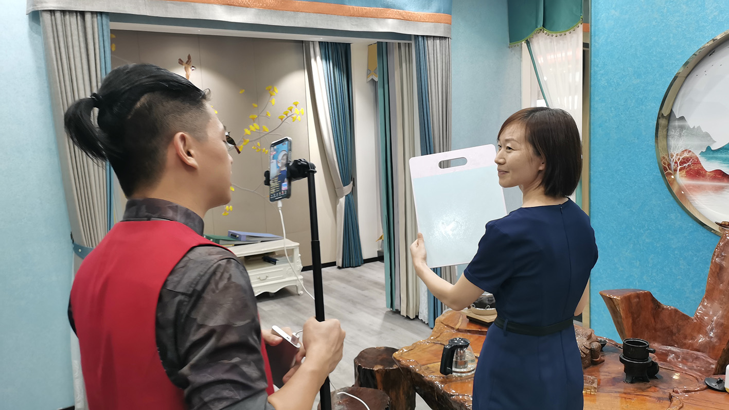 拿來(lái)吧！我的寶藏家居 快手家裝垂類主播國(guó)慶約“惠”慧聰城