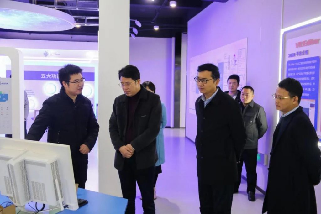 宜春市委組織部部務(wù)委員楊文先一行調(diào)研中部教裝城，他稱贊道……