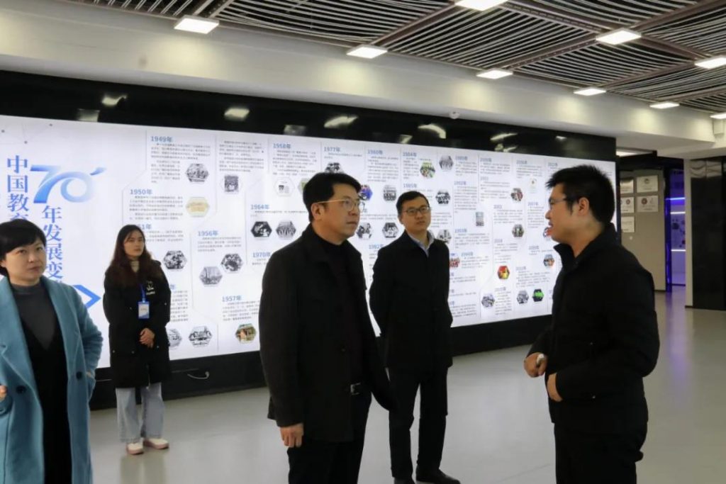 宜春市委組織部部務(wù)委員楊文先一行調(diào)研中部教裝城，他稱贊道……