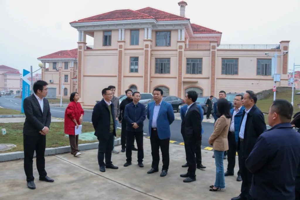 江西省文旅廳副廳長陳曉平一行調研江西工業設計小鎮，他指出…