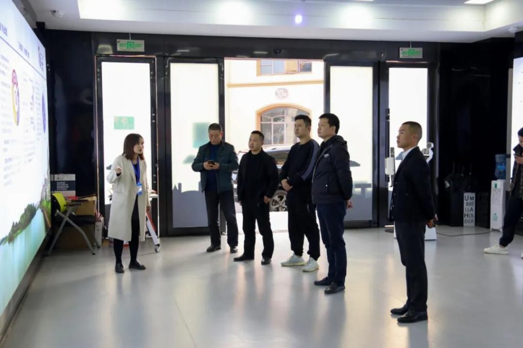 樟樹市、豐城市新階層聯(lián)誼在設(shè)計小鎮(zhèn)開展