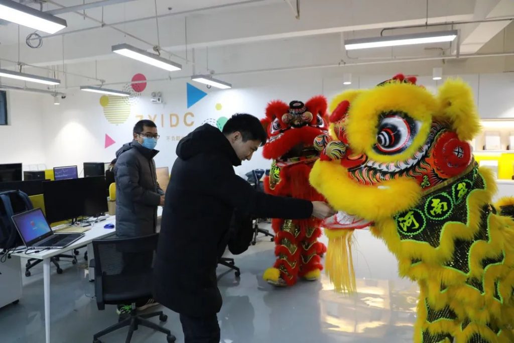 開工大吉 | 舞獅歡慶開門紅，中原工業(yè)設(shè)計城虎年再出發(fā)!