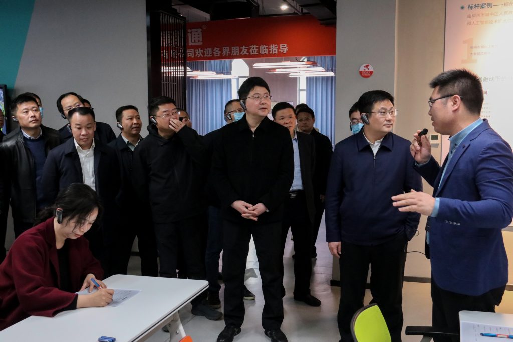 袁州區(qū)黨政代表團前來考察，他們這樣評價中部教裝城……