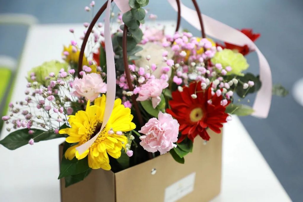 剪去浮華 | 中原工業(yè)設(shè)計(jì)城成功舉辦“以花之名·贈(zèng)爾余香”花藝沙龍活動(dòng)