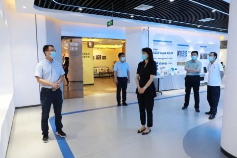河南省人社廳就業(yè)促進局副局長謝攀一行蒞臨設計城調研