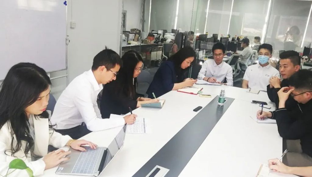 資深法律顧問團隊走進設計城，為企業(yè)高質量發(fā)展保駕護航！