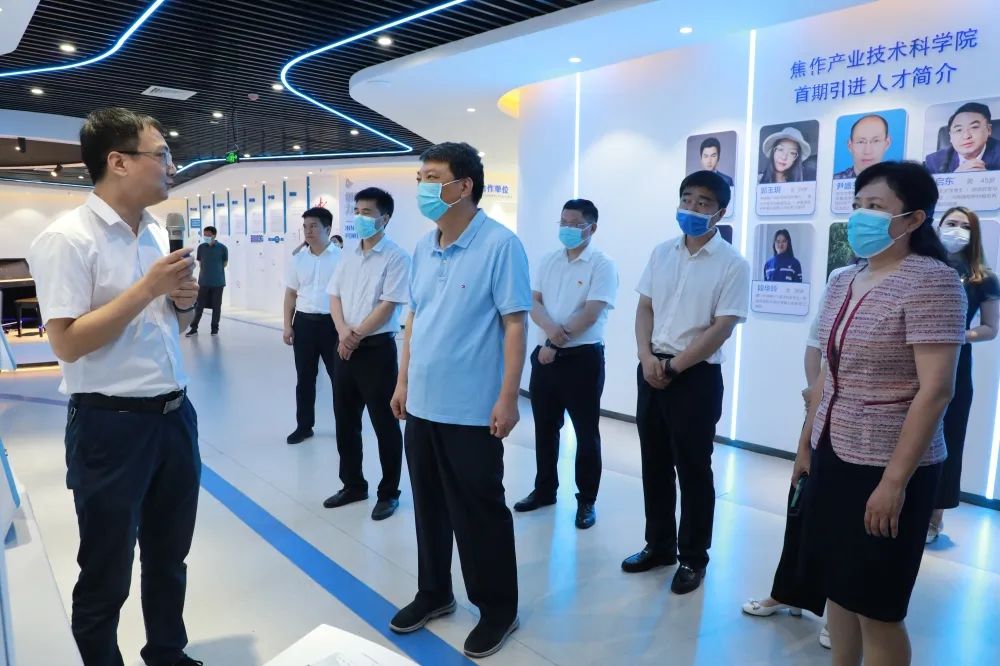 焦作市委常委、統戰部部長董炳麓一行蒞臨設計城參觀調研