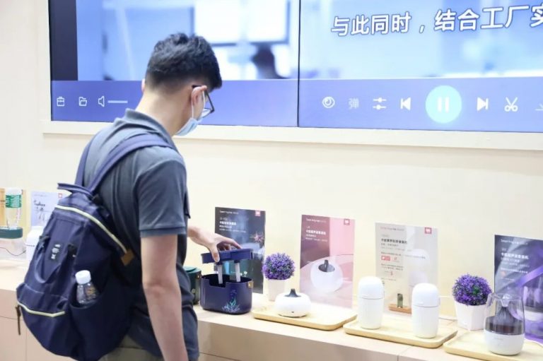 設(shè)計城企業(yè)亮相第三十屆深圳國際禮品展，“設(shè)計順德”閃亮登場