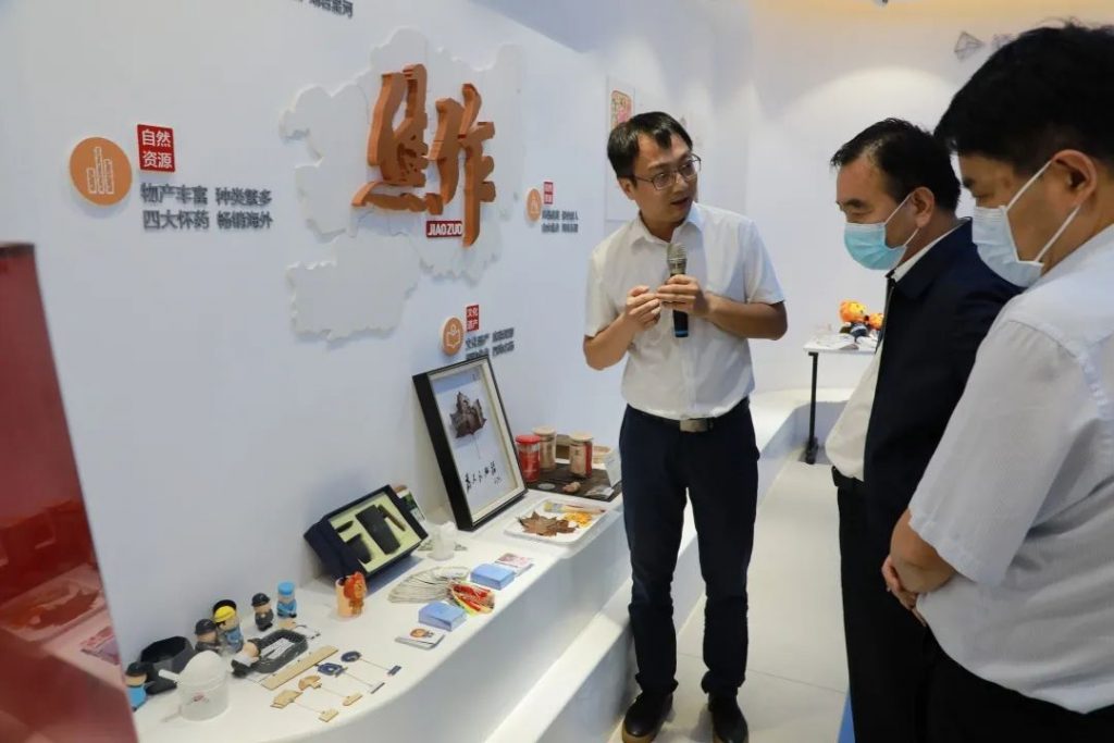 【園區動態】河南省委編辦主任王付林一行蒞臨設計城參觀考察