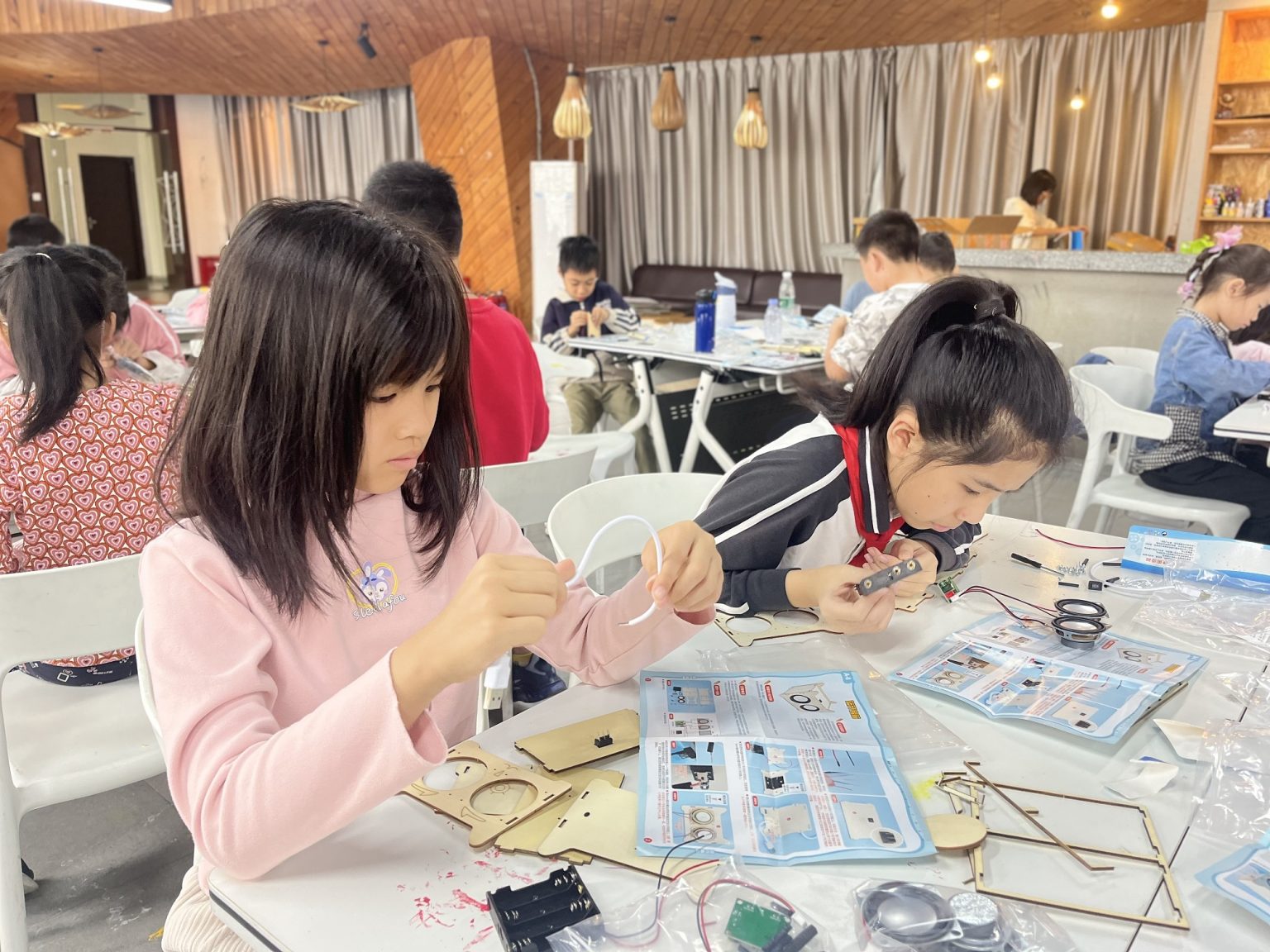 創(chuàng)新設(shè)計(jì)研學(xué)周：五期研學(xué)課程 開啟青少年好奇造物之旅