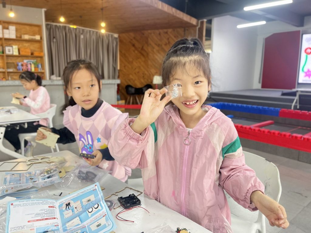 創(chuàng)新設(shè)計(jì)研學(xué)周：五期研學(xué)課程 開啟青少年好奇造物之旅