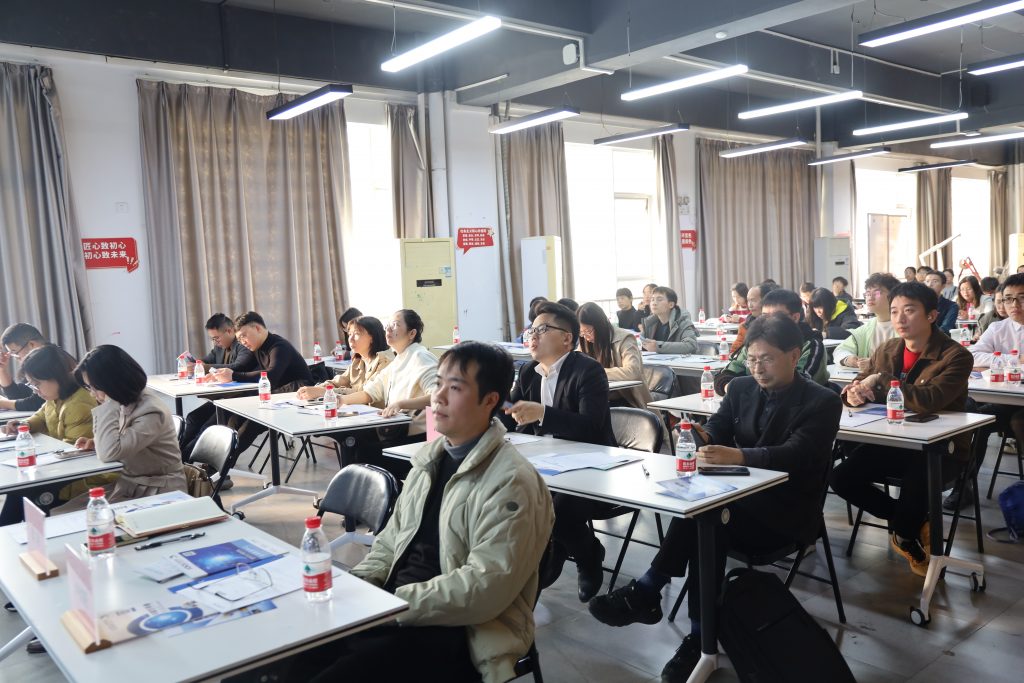 專利轉(zhuǎn)化 賦能發(fā)展——“企業(yè)高價值收益點金之道專題講座”在設(shè)計城舉行